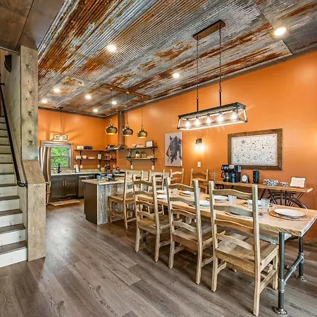 Hemlock Hideaway-2